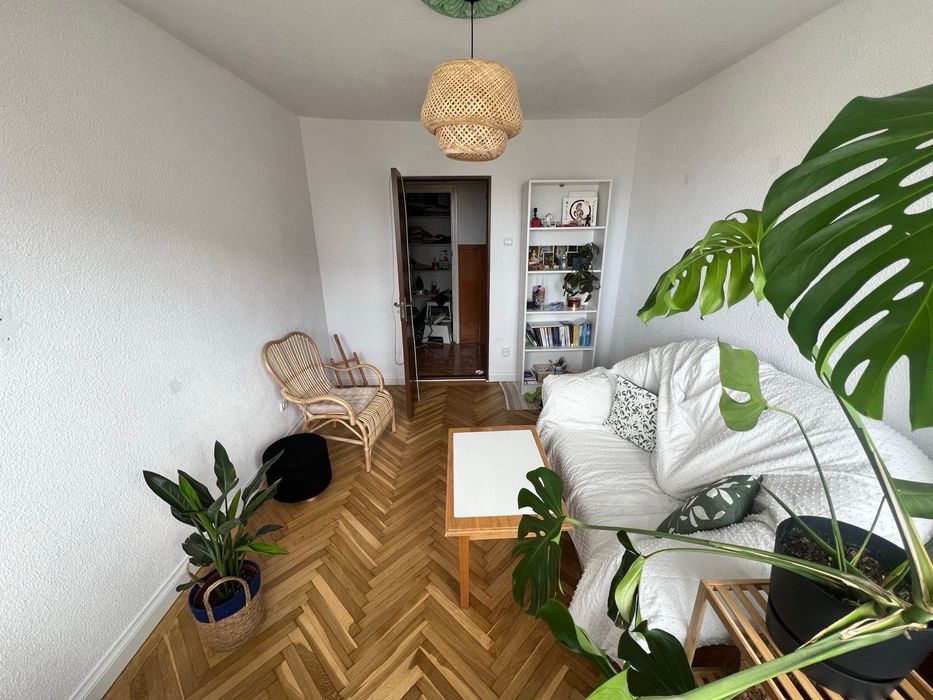 Apartament 3 camere, 3 debarale, balcon mare, etaj 8/10 cu lift