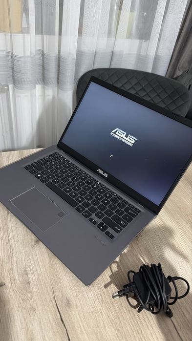 Laptop Asus tastatura iluminata Amprenta