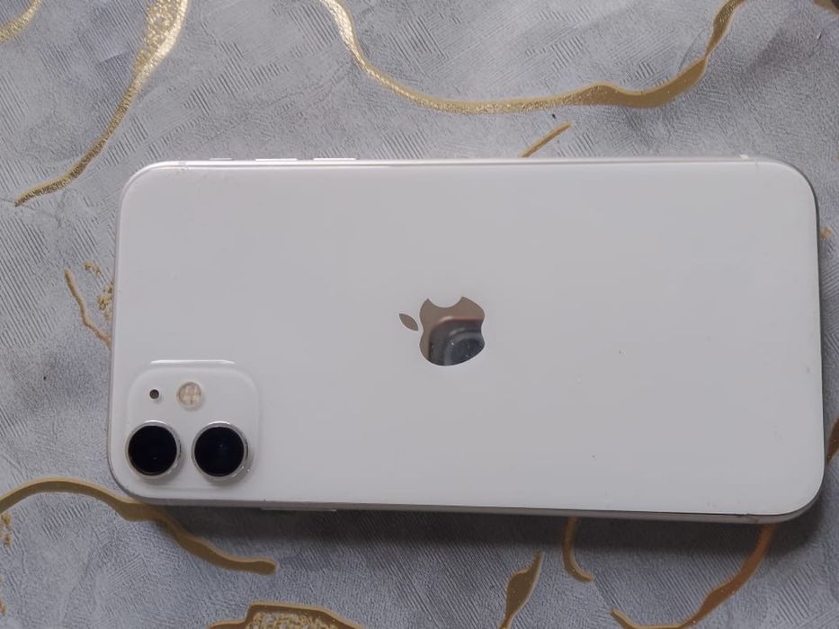Продам Айфон 11, 128 гб