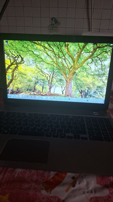 Vând laptop toshiba sattelite
