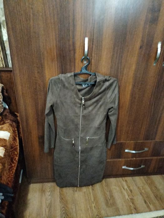 Платья женские разные