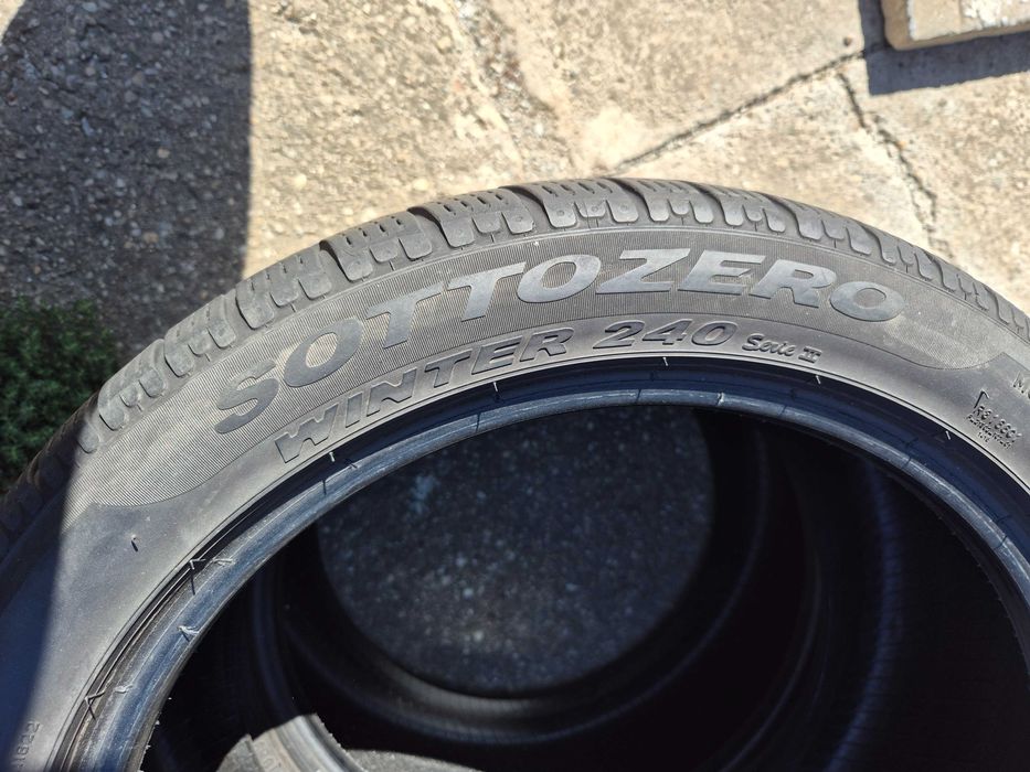2 Anvelope de IARNA - 255/40/18 99V - PIRELLI Sottozero - Stare BUNA - DOT 2013 !