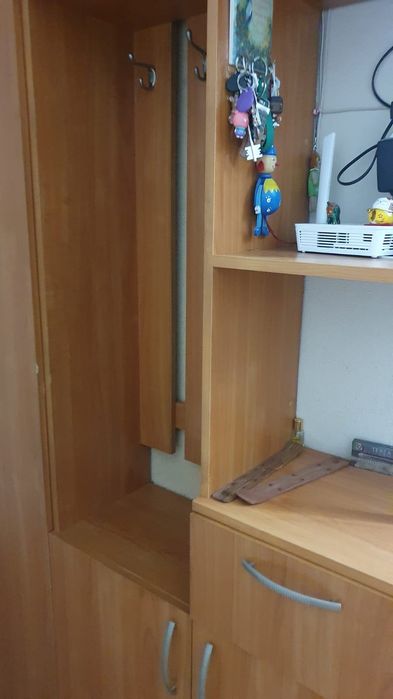 Шкаф в прихожую б/у