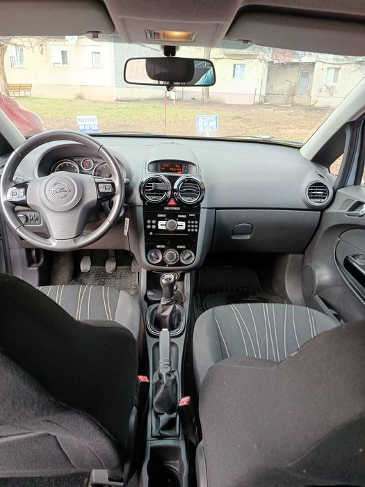 Vând Opel CORSA 1.2 benzina