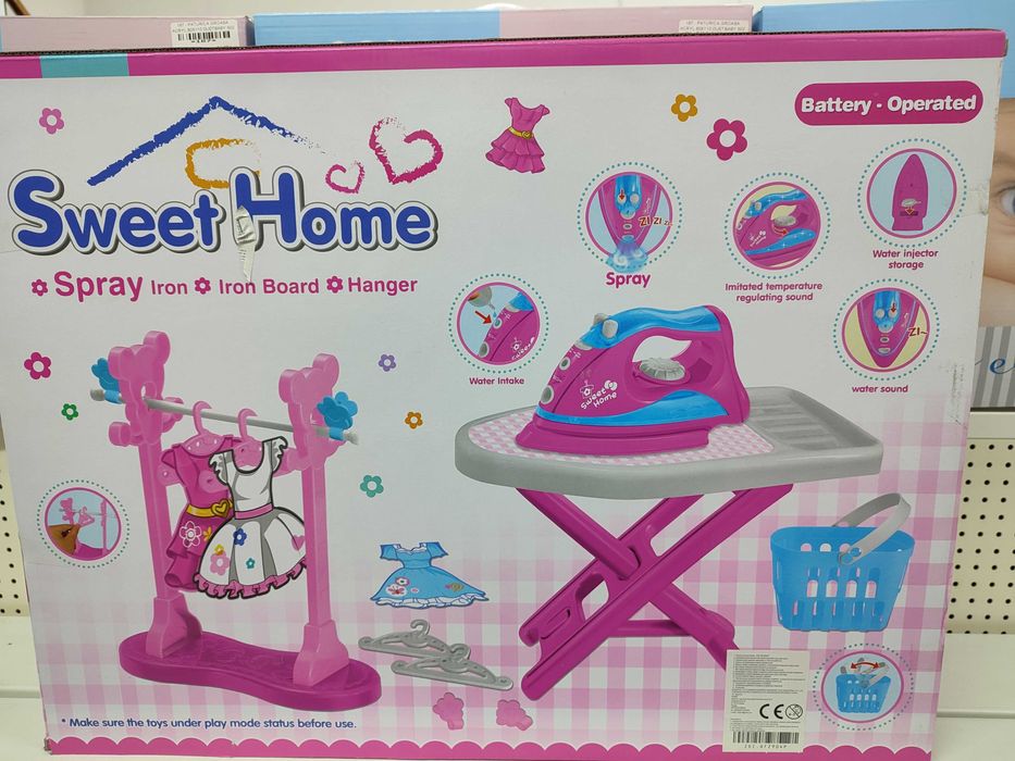 Jucarie Masa de calcat cu fier de calcat si accesorii