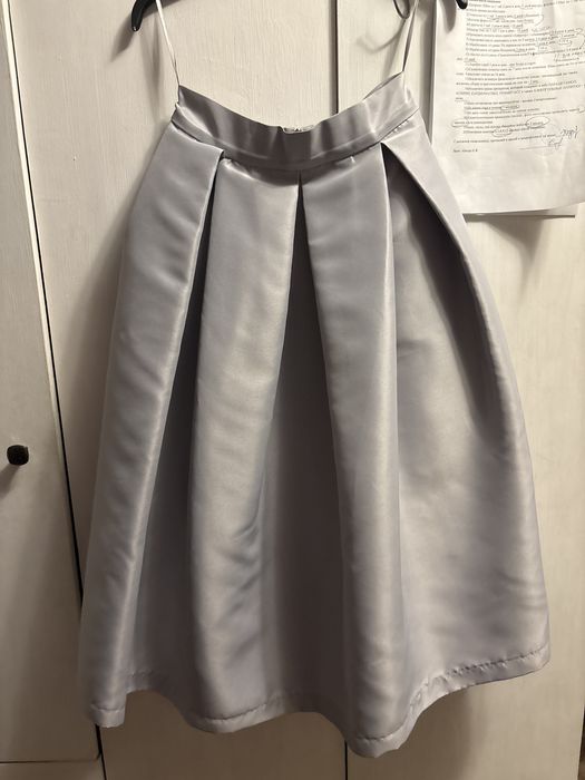 Атласная юбка A силуэта