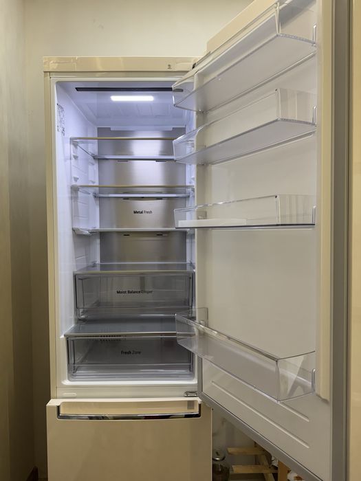 Продам Холодильник LG