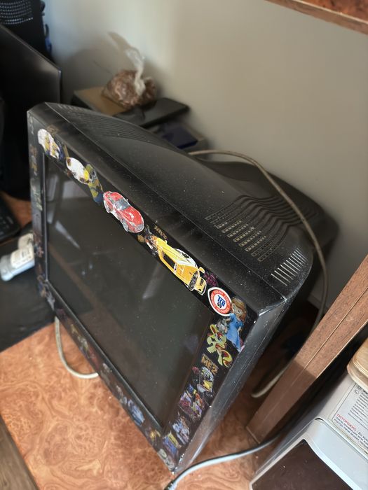 Прадаётся манитор Flatron адрес ттз-2