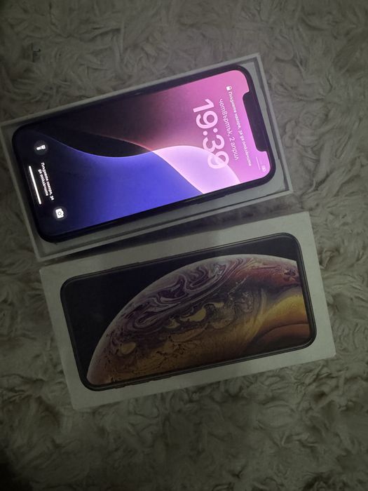 Iphone xs с кутийката , кълъф и зарядно