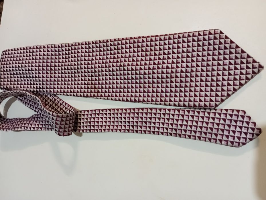 Уникални вратовръзки Prada и Christian Dior