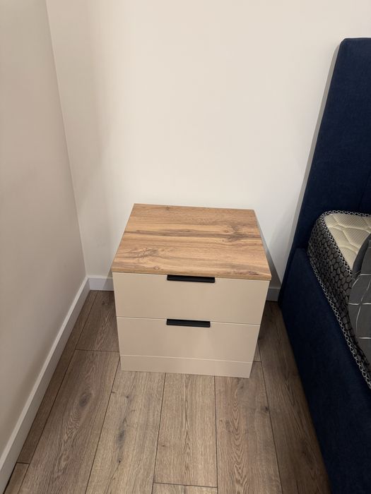 Продается 2 шкафа, 1 тумба, комплект