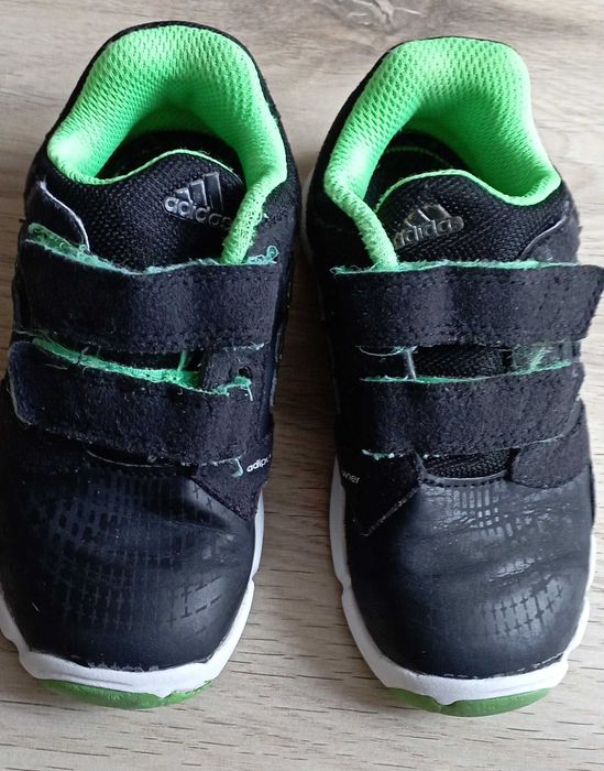 Маратонки Adidas, 25. размер