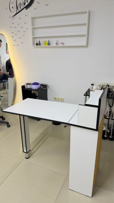 Маникюрный стол!