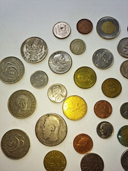 Продам монеты разных стран.