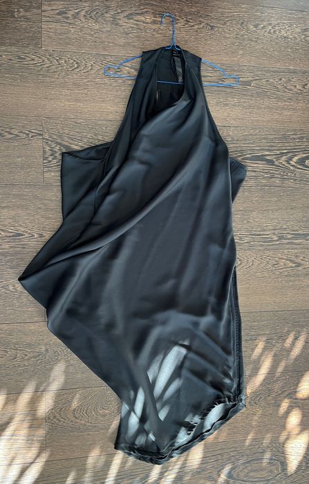 Rochie designer EVIS asimetrica, despicatura laterala