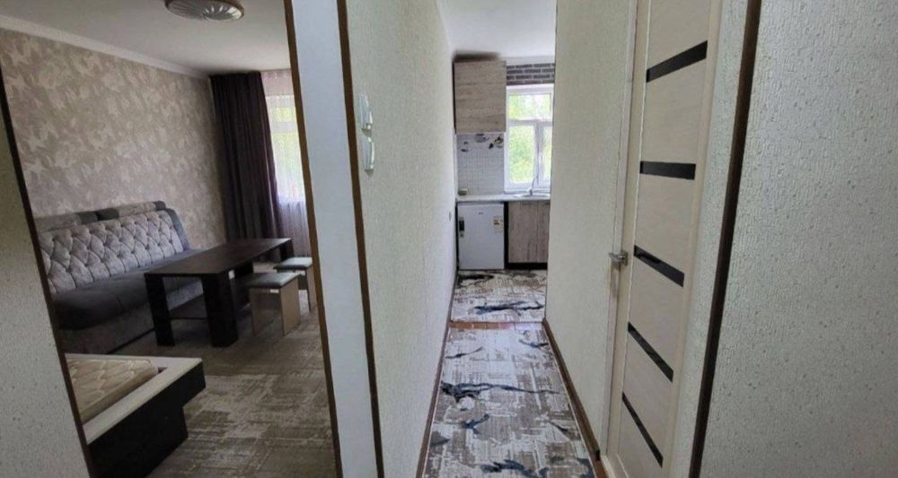 Сдаётся 1 комнатая квартира в 1 микрорайоне