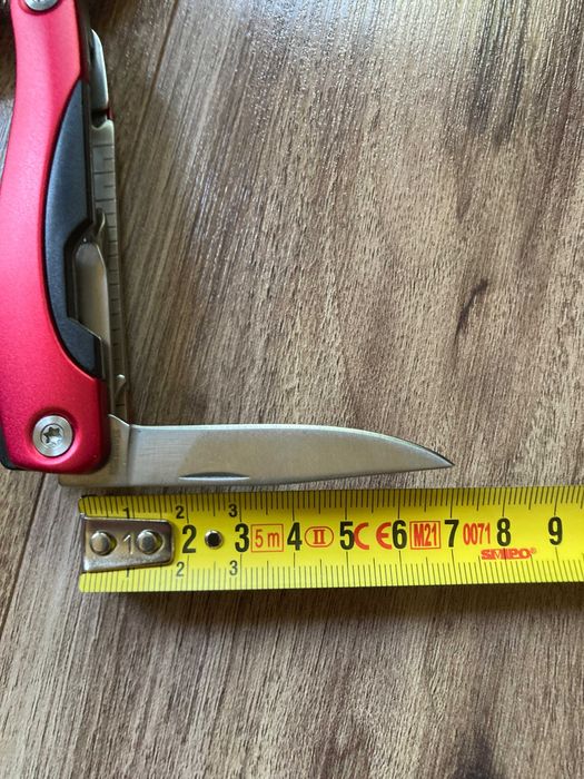 IMPECABIL - briceag multifuntional