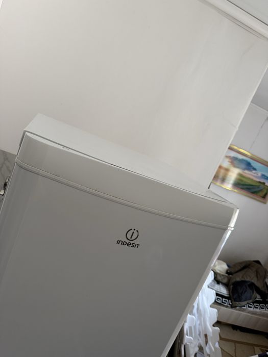 Продам холодильник INDESIT