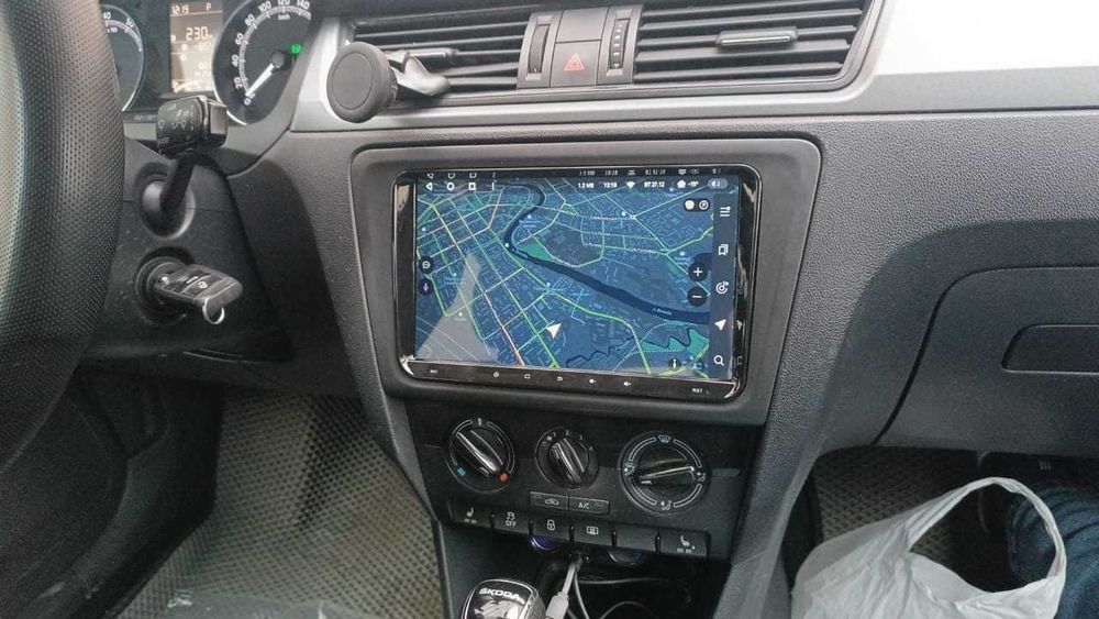 Navigatie Skoda Octavia 2 Superb Rapid VW Golf Passat Tiguan 4GB Nou