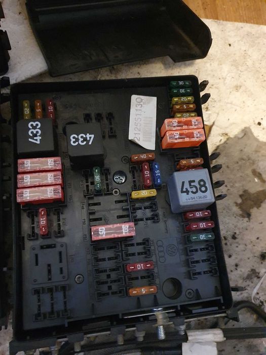 Panou sigurante si relee panou relee vw golf 5 touran t1 skoda 2