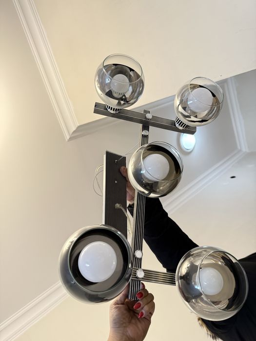 Люстра в хорошем состоянии без осколов