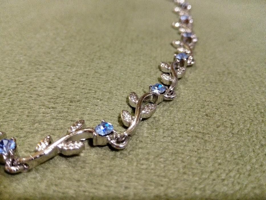 Продам бижутерию - комплект (колье и браслет).