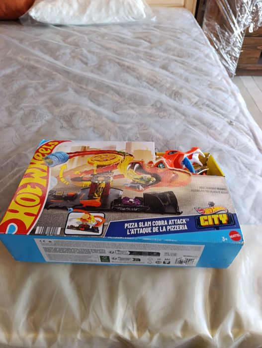 Hot Wheels® CITY Игрален комплект Атаката на кобрата с количка