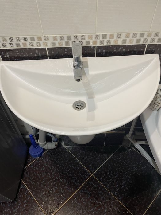 Раковина подвесная б/у