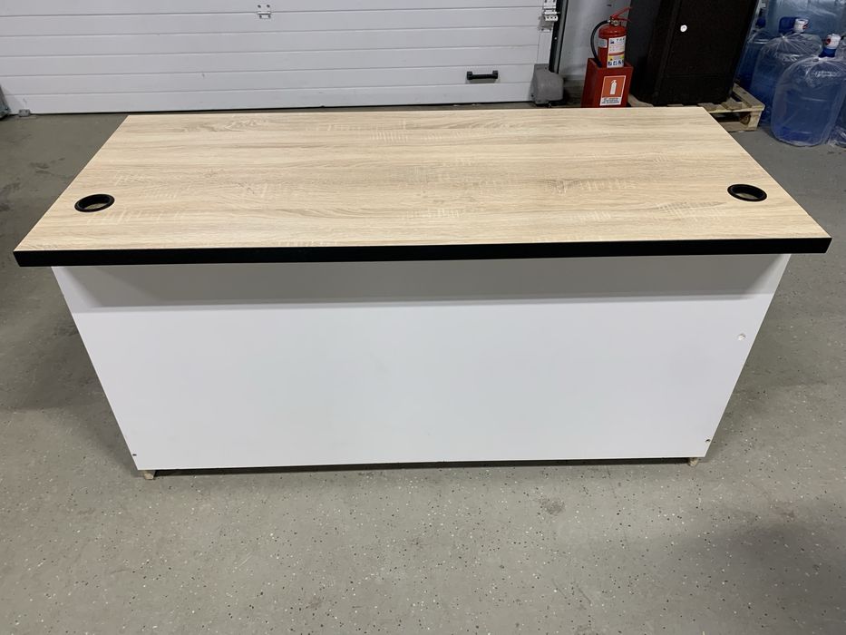 Офисная мебель и столы