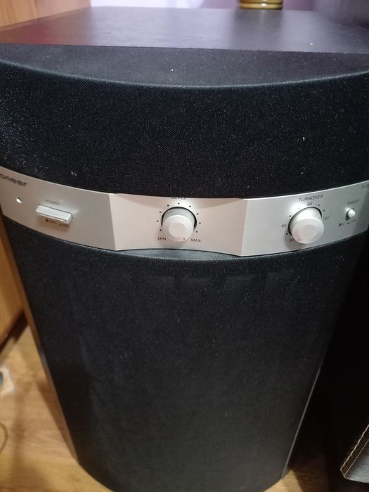 Продавам субуфер