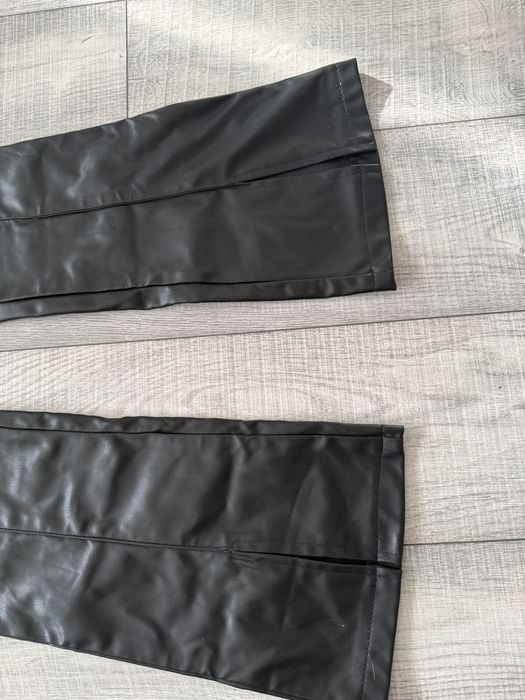 pantaloni imitatie de piele