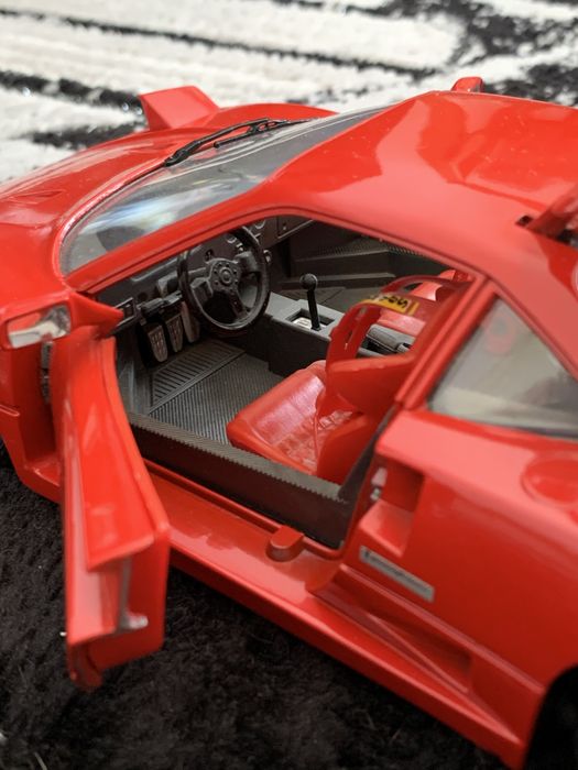 Macheta Auto Ferrari F40 1:18