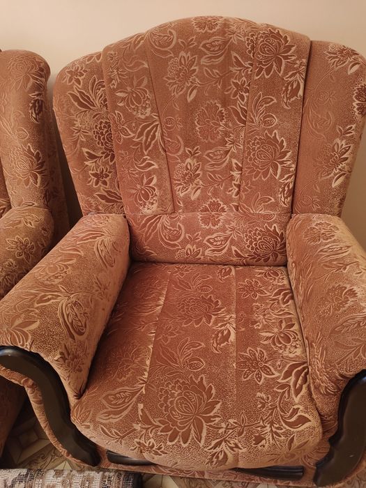 Продам диван в хорошем состоянии