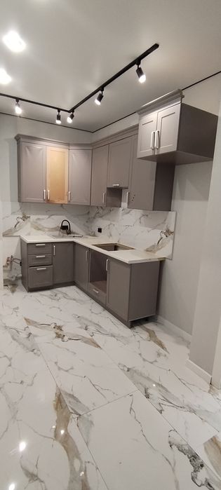 2 бөлмелі жаңа ремонтпен пәтер сатылады,