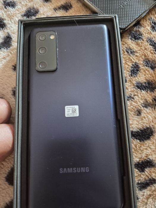 Vând Samsung S20 Fe