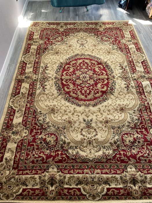 Продам ковры размеры 2х3 овальная 1х2