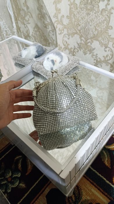 Келинлик сумка сотилади янги.