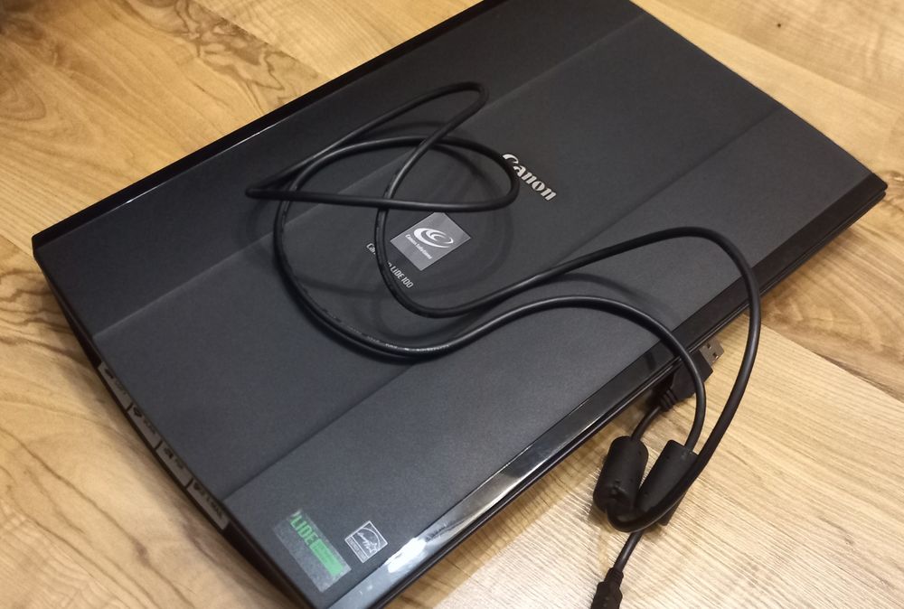 Reducere 50%, Editare Foto, Scanner profesional CANON SCAN LIDE 100,,