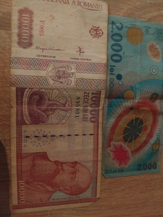 Bancnote vechi din diferiți ani