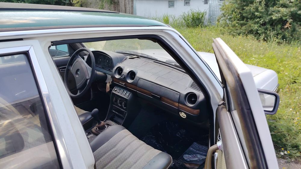 MERCEDES-BENZ E-Class 1977 — imagine 4