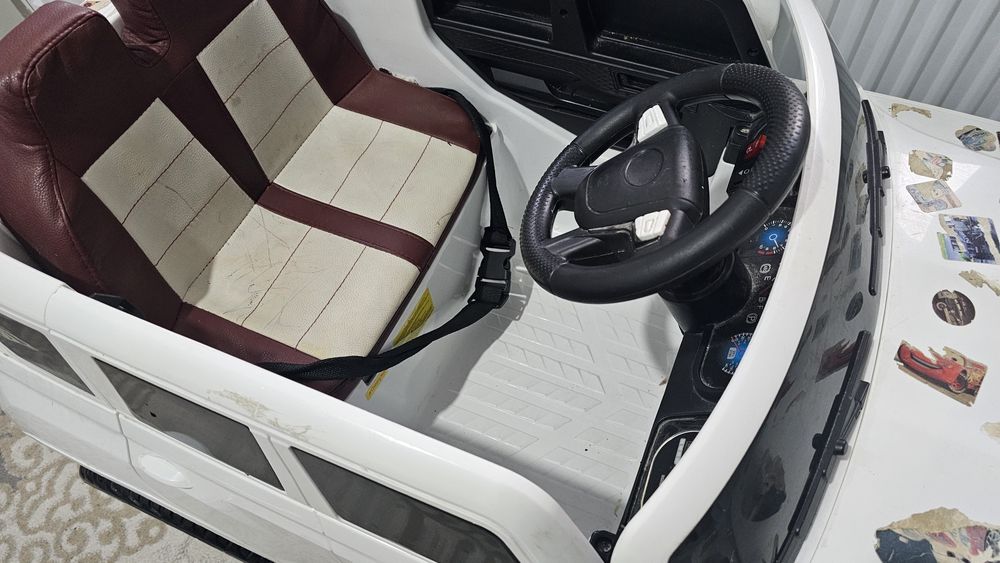 Игрушечная машинка для катания