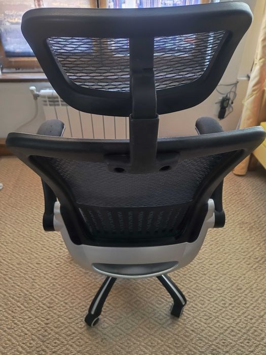 Офис Стол Голям Черен Meш Широка седалка 54/50cm Опора за глава