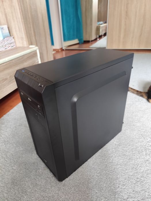 PC Gaming Intel Core i7-4790K | RX 570 NITRO+ 4GB | 16GB RAM | SSD | Gata de joc