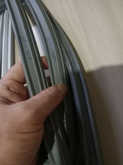 Фреон , уплотнительные резинки на холодильники.