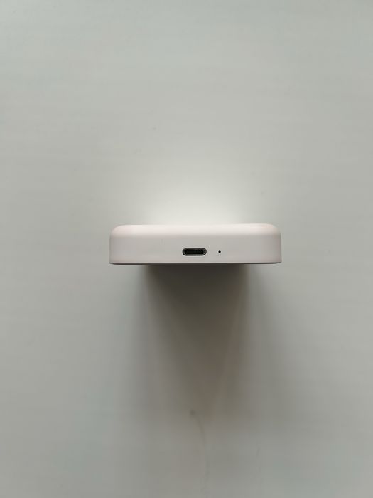 MagSafe Battery Pack для iPhone