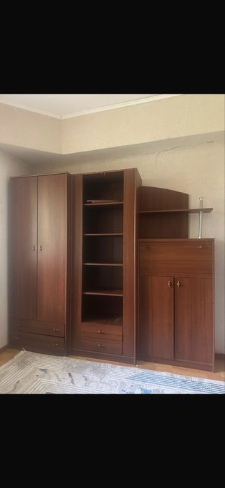 Продадим шкафы комплект (стена)