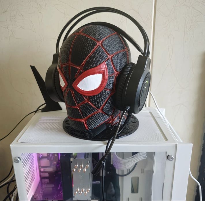 Фигурка-подставка Человек-паук (Miles Morales), 23 см, коллекционная