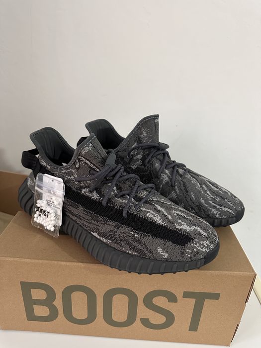 Adidas Yeezy v2 Dark Salt marimea 45 si 41