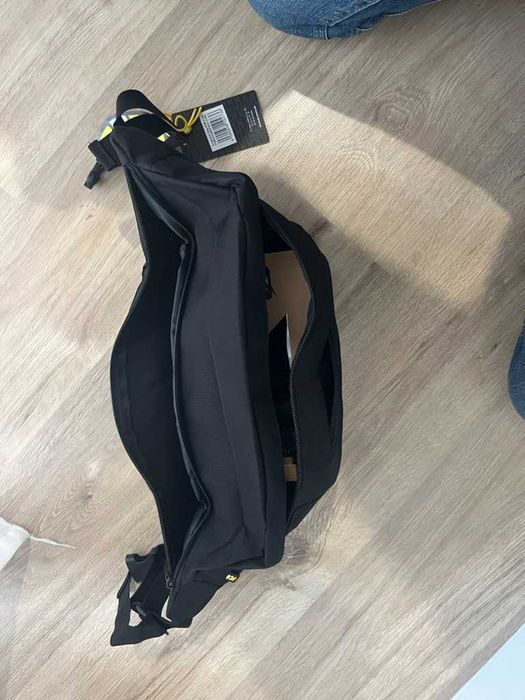 Geanta de umar/brau potrivita pentru motocicleta, este NOUA