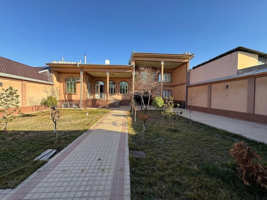 Участка 8 сотих. Ор-р  Ибн-Сино строй маркет рўпарасида.